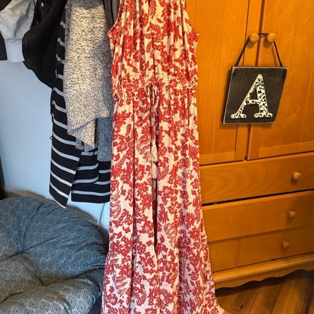 Red Floral Maxi Dress S 4–6 Deep V Sleeveless dress - Picture 4 of 4